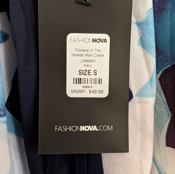 Fashion Nova backless dress - Picture 5 of 5